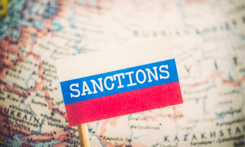 A gas tanker with "unknown" insurer helps Russia avoid sanctions